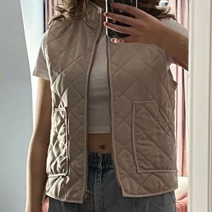 Brand Wanna B, size medium, color tan.